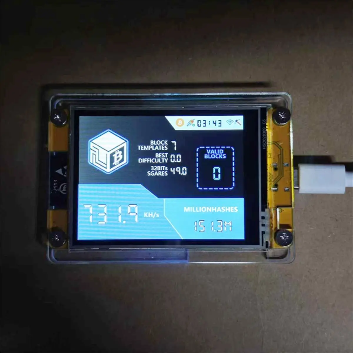 

Криптомайнер для Биткойна 4X 735KH/S с 4 слотами, обновленный, с 2,8-дюймовым смарт-дисплеем (без сенсорного управления)