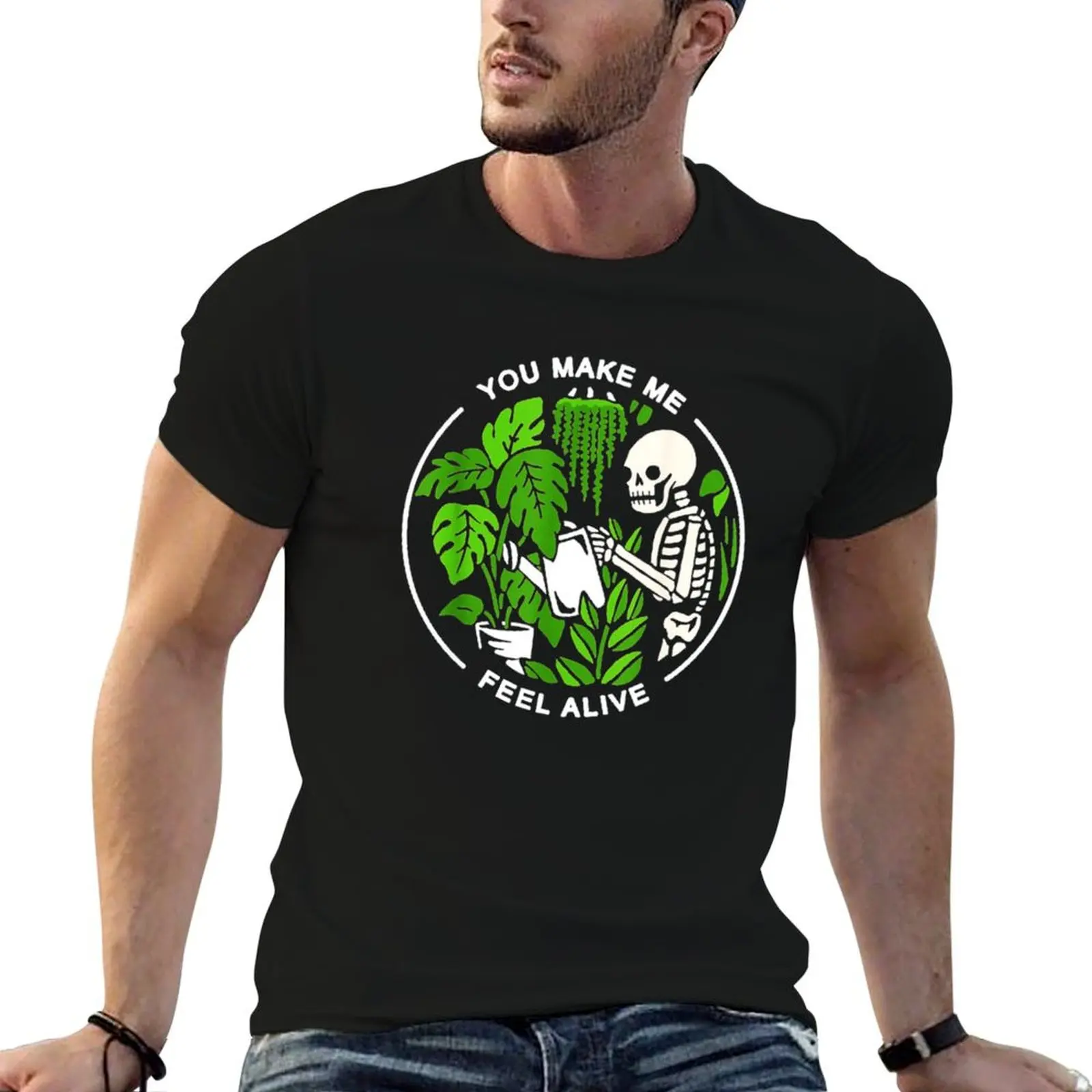 T-shirt « You Make Me Feel Alive Skeleton Gardening » sur le thème d'Halloween