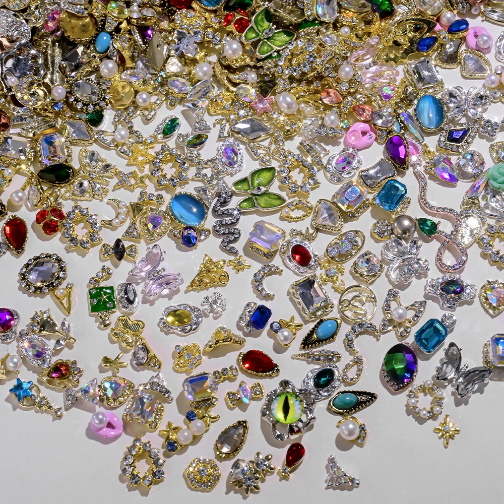 50Pcs 3D Random Luxury Nail Charms Mixed Alloy Bowknot/Butterfly/Heart/Flower Nail Art Decorations Elegant Manicure DIY Supplies