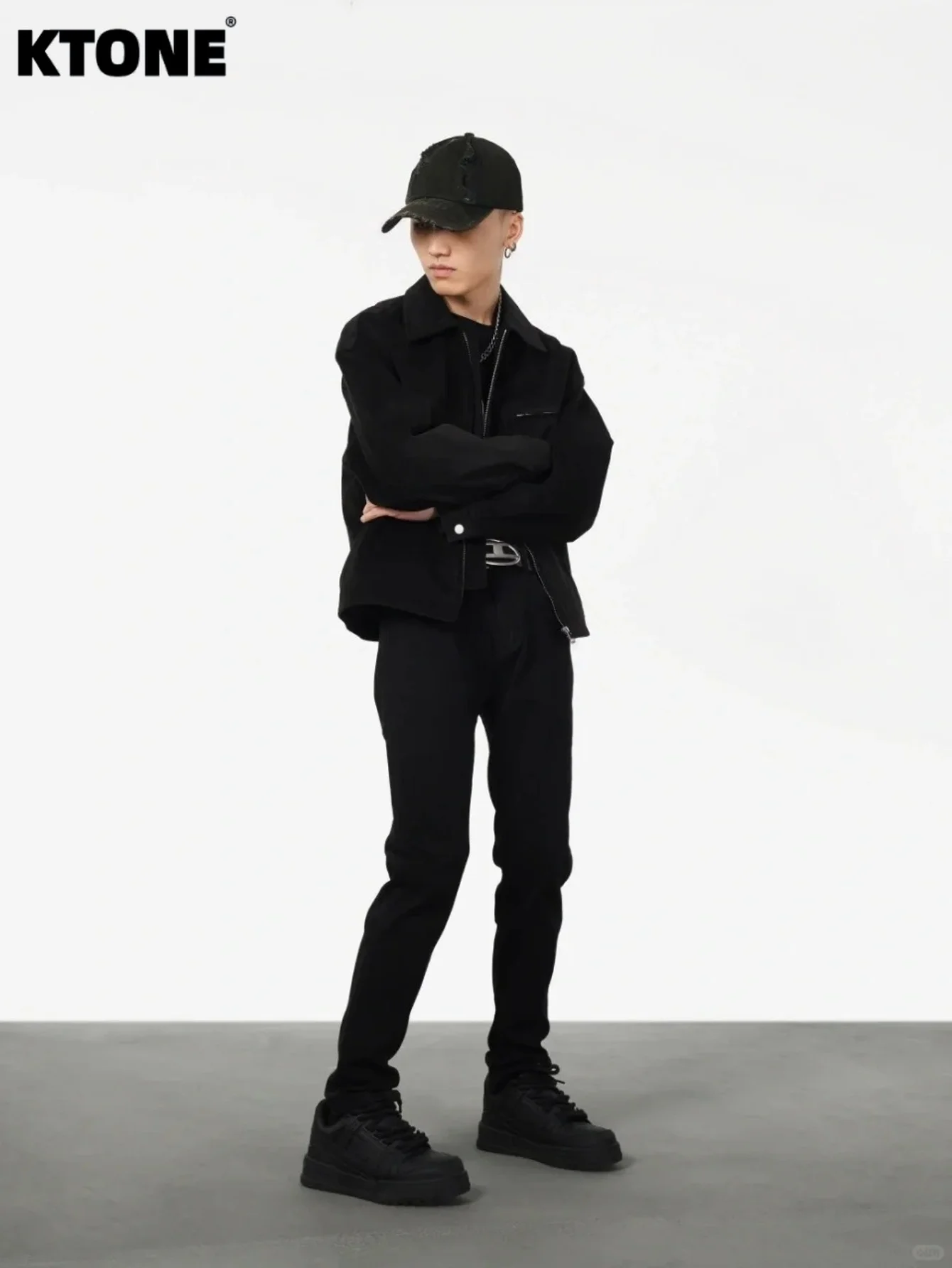 

Men and Women Jeans Vintage Black Slim Denim Minimalist Original Drip No accessories or belts included