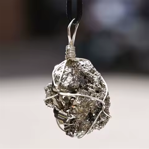 Natural Pyrite Crystal Pendant Necklace Women Men Release Anxiety Jewelry Reiki Energy Iron Rough Ore Mineral Specimen Necklaces
