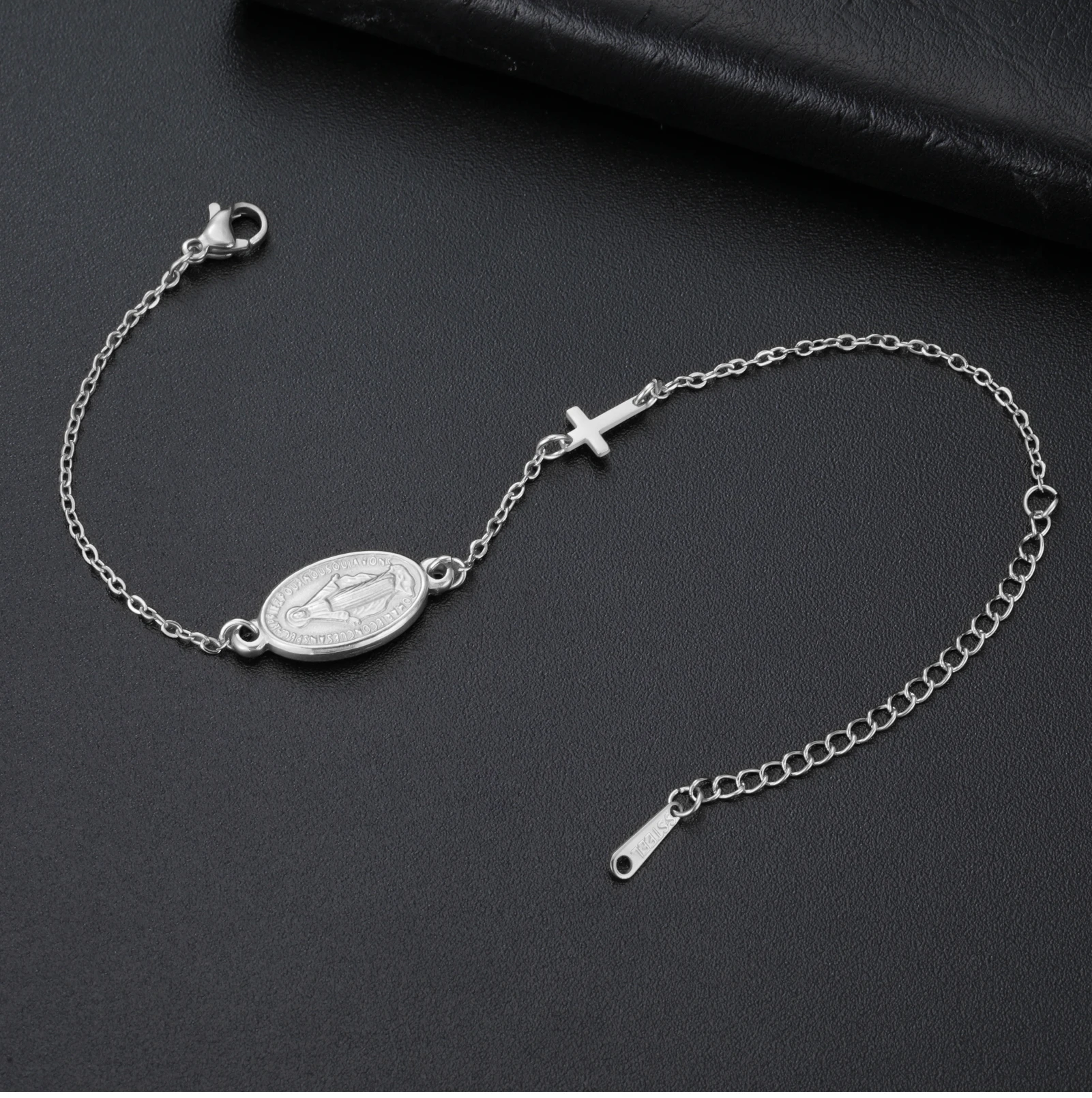Doppellagiges Armband mit Kreuz und Jungfrau Maria für Damen, Edelstahl, zierliche Medaille, katholischer Schutzschmuck, verstellbar, Geschenk – Detail 7