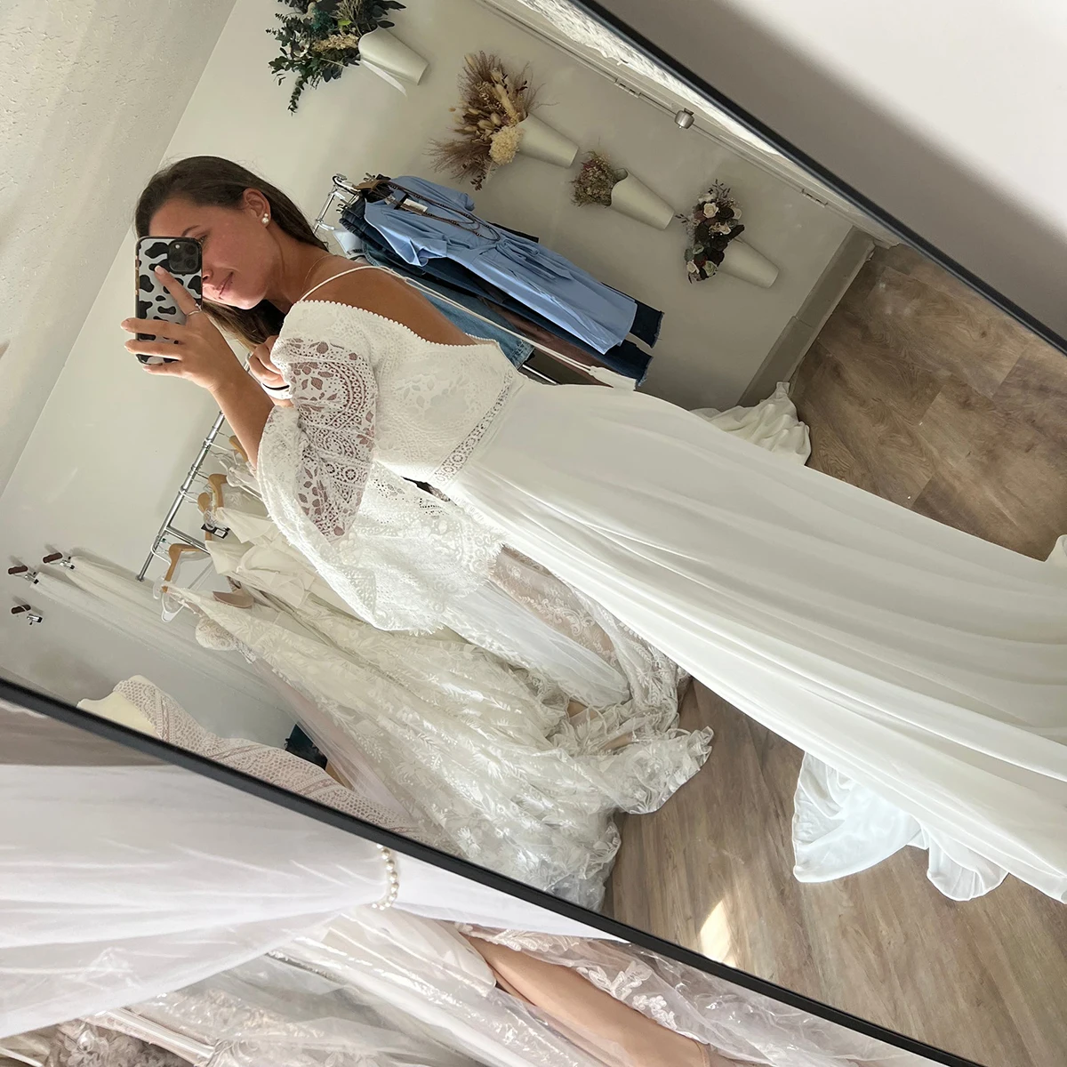 Mangas compridas alargadas mergulhando decote em v uma linha vestido de casamento boho personalizado plus size 2024 chiffon macio capela trem vestidos de noiva