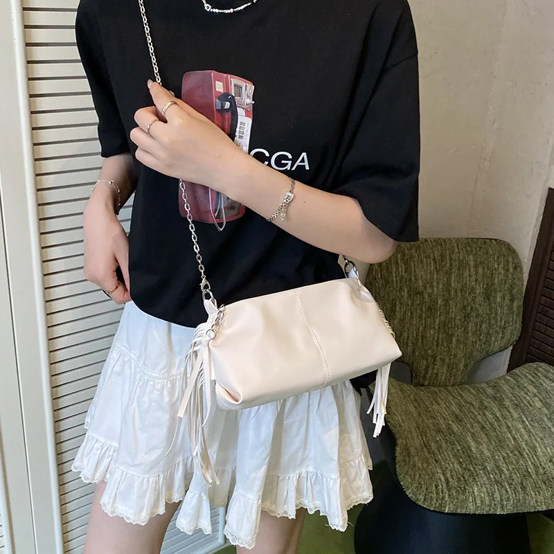

​2025 Summer Boho Fringe Shoulder Bag Adjustable Vegan Leather Crossbody Purse Retro Minimalist Chic Casual Beach Bag for Women​