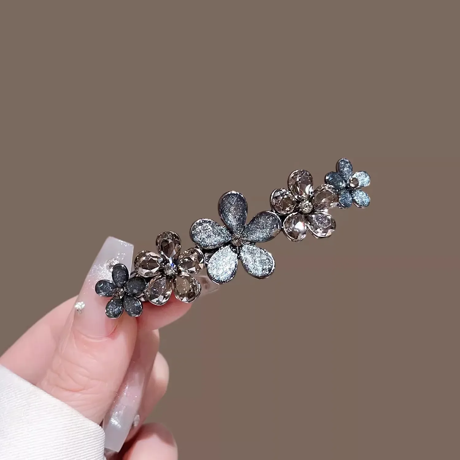 우아한 크리스탈 꽃 머리핀 봄 클립 하이 엔드 여성 머리 뒤쪽 반 묶인 헤어 클립 소녀 한국 스타일 헤어 액세서리