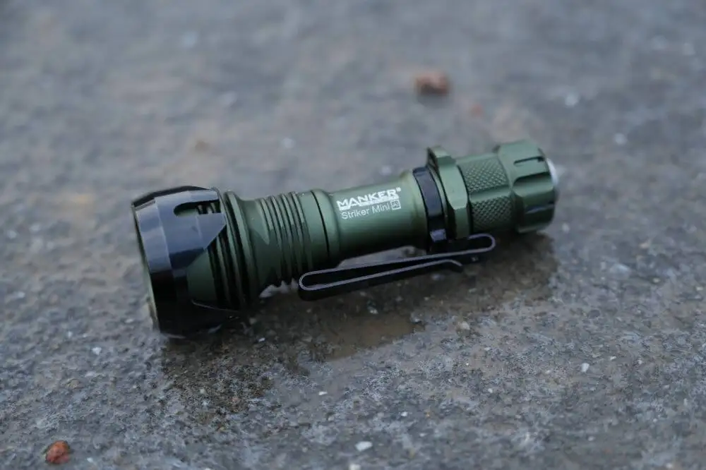 Mankerlight Striker Mini linterna táctica EDC de bolsillo