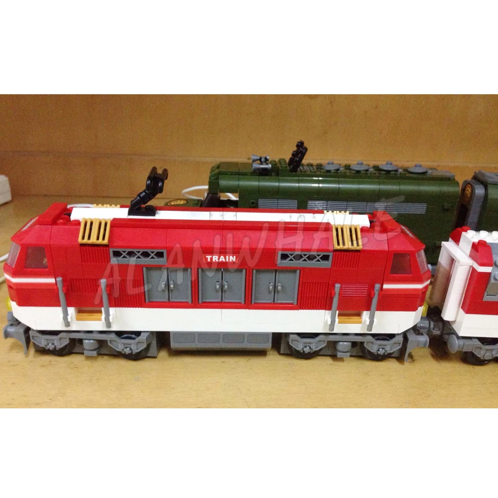 588pcs City Cargo Trains Locomotive Railway Engine Light Oil Rail Tanker 25807 Building Blocks Sets Compatible With Model