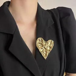 Vintage Irregular Metal Lava Textured Heart-shaped Broochs for Women Unique Exquisite Suit Corsage Pins Party Jewelry Accessory