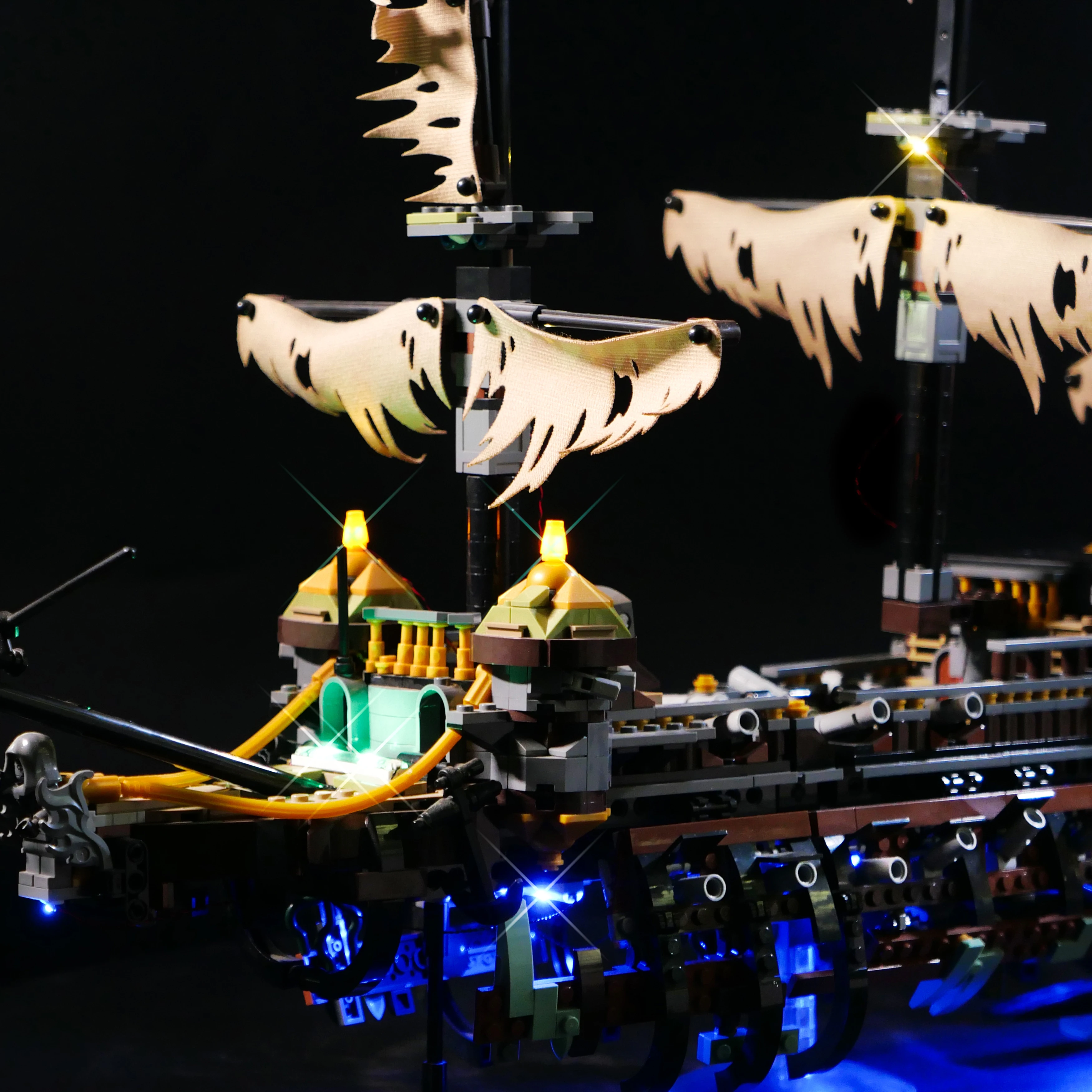 DIY組み立て式ブロックLEDライトキット、71042海賊船難破船ゴーストベッセルモデル照明アクセサリー、クリエイティブなディスプレイとギフトに最適