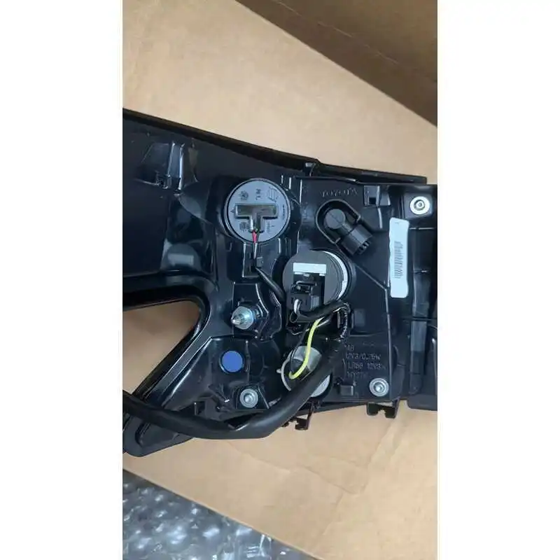 Lights, rear taillights assembly, taillights, flashing lights, turn signals anti-chase