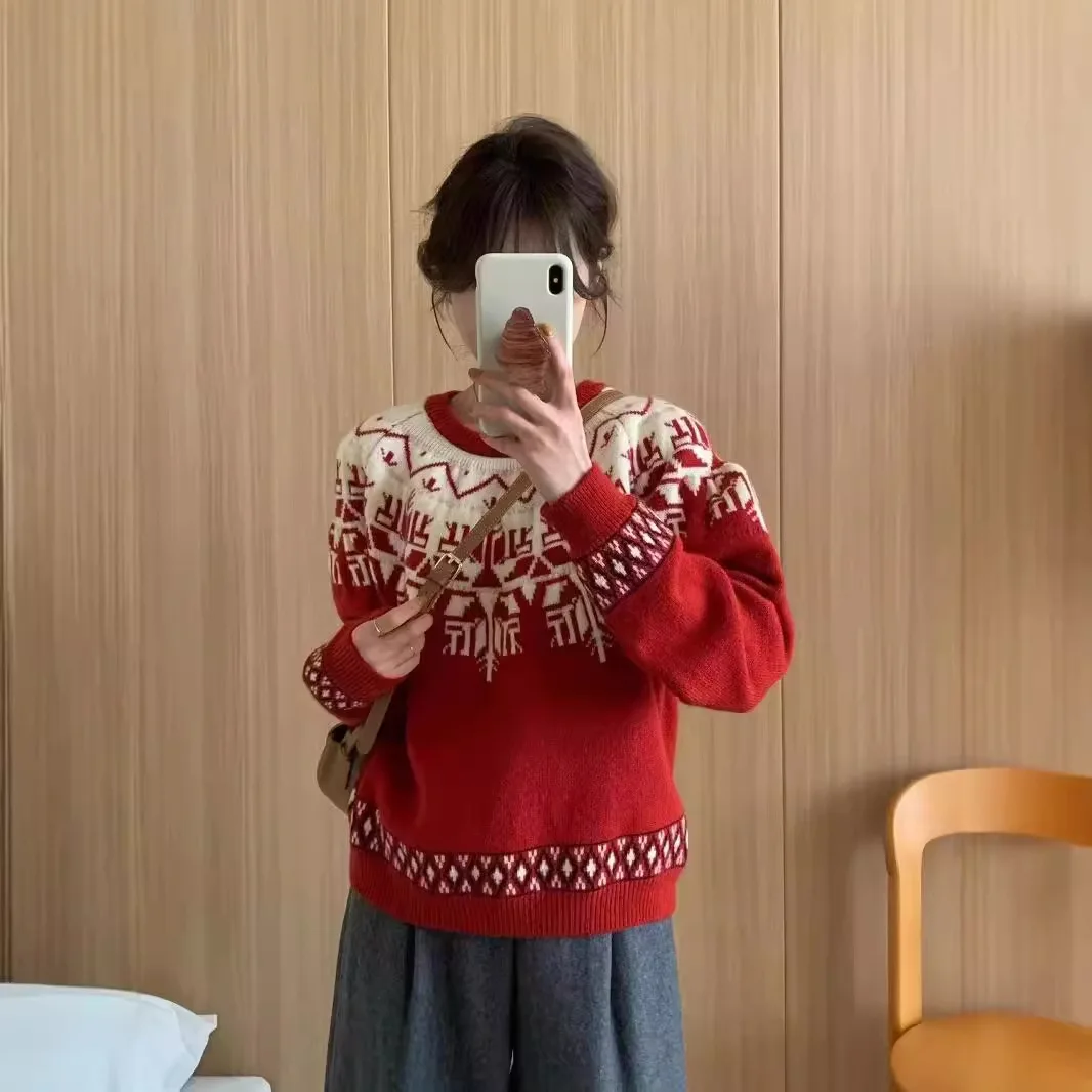 

Fashion Retro Lazy Style Christmas High-end Jacquard Sweater Women's New Crew Neck Versatile Knitted Sweater Top 2025 Spring And