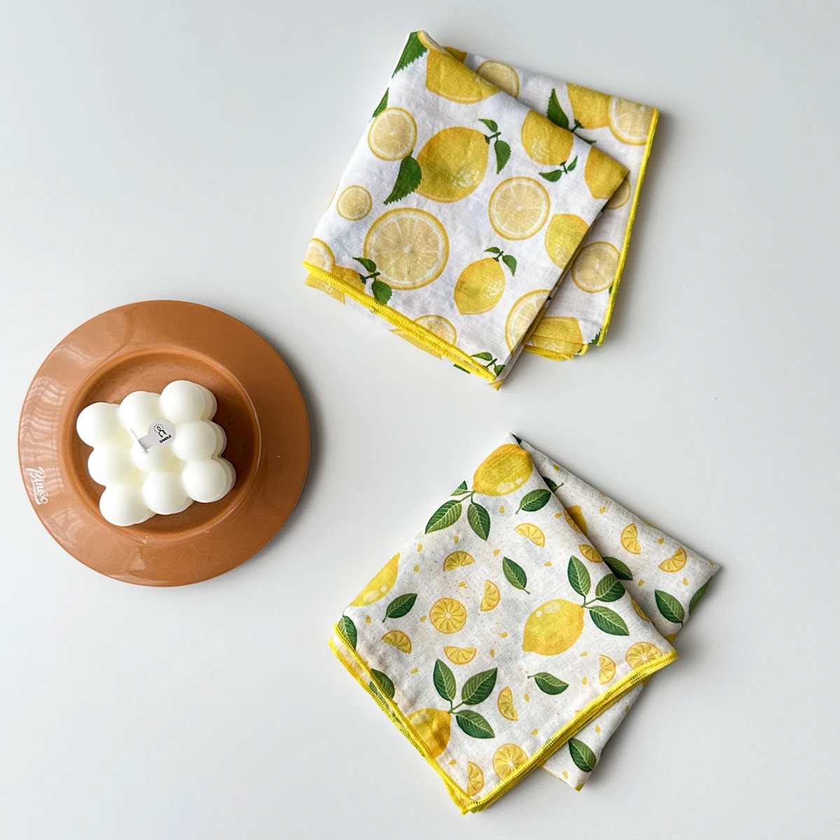 1 pezzo 53X53Cm Sciarpa quadrata stampata con limone fresco Turbante Sciarpa versatile europea e americana adatta per l'uso quotidiano