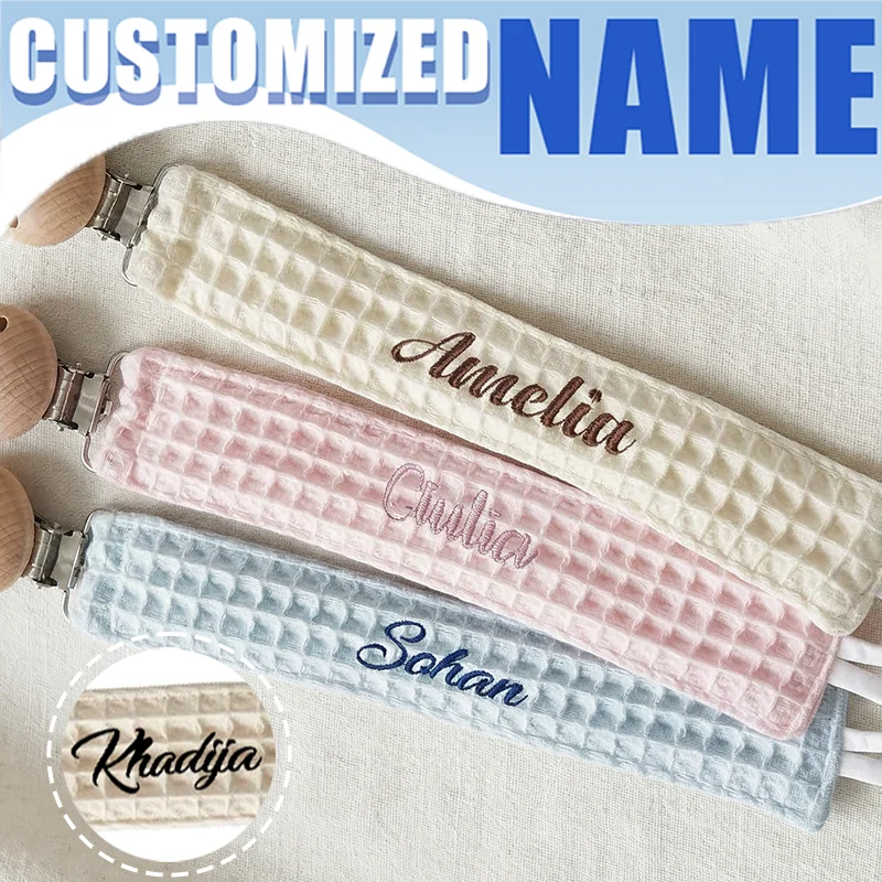 

Персонализированный тканевый держатель для пустышки с вышитым именем, деревянный зажим на заказ, подарок на рождение ребенка