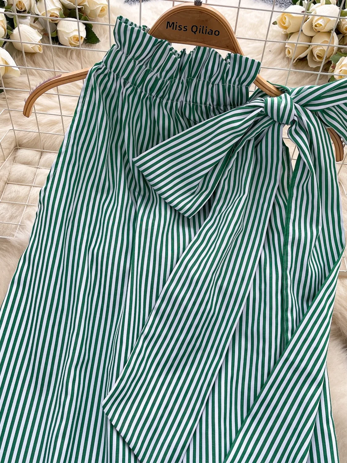 エレガントな蝶結びタイノースリーブストライプトップ女性の夏のファッショナブルな多用途シャツ韓国スタイルルーズフィットノーブランド