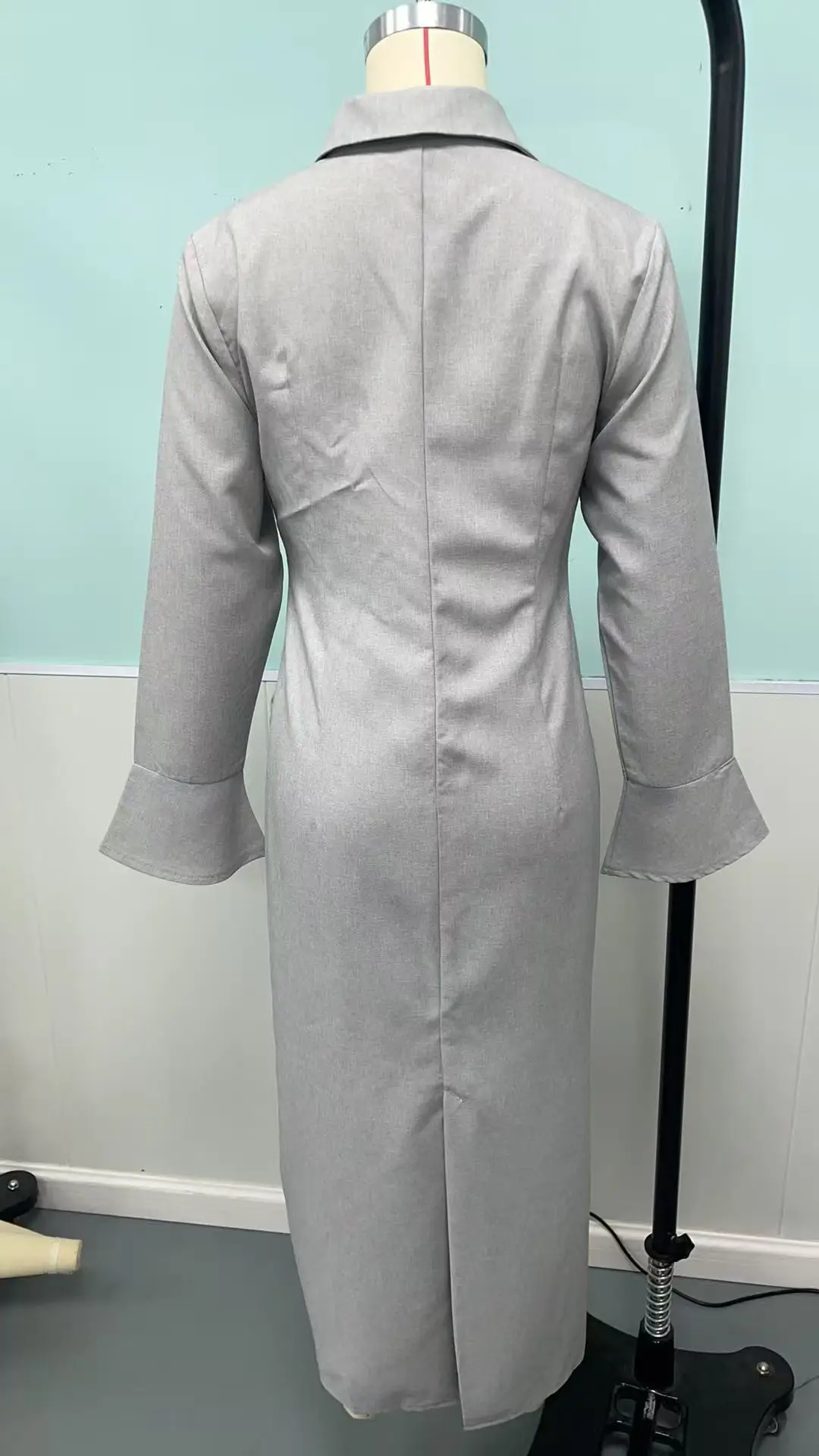 مزاج نسائي أنيق وعصري، نمط محايد، سترة صوفية بأكمام طويلة، لون خالص، قميص طويل، فستان