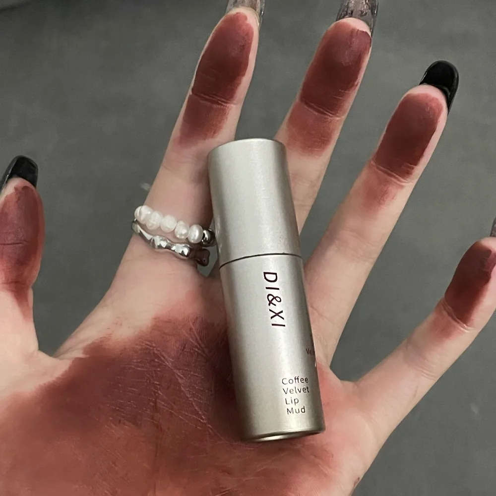 Чашки с антипригарным покрытием Темно-коричневый матовый блеск для губ телесного цвета Коричневые губы Водостойкие коричневые грязевые помады для губ Портативные прочные