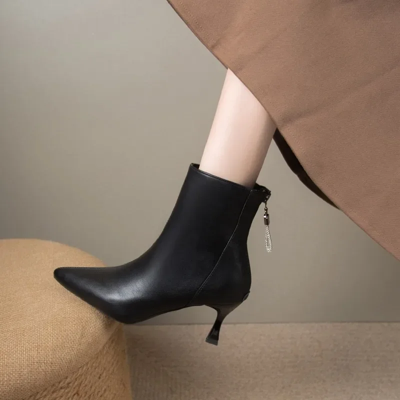 

Fashionable women's boots 2024 winter new versatile pointed thin heel high heels temperament back zipper women's boots