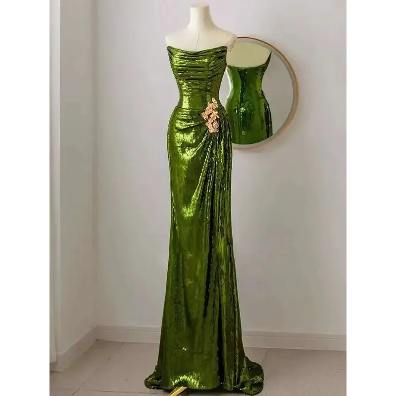 فستان DY202025 بتصميم جديد بدون حمالات مزين بالترتر مع تصميم يغرق وظهر مكشوف لثوب مسائي مثير مناسب لمضيفة الحدث.2