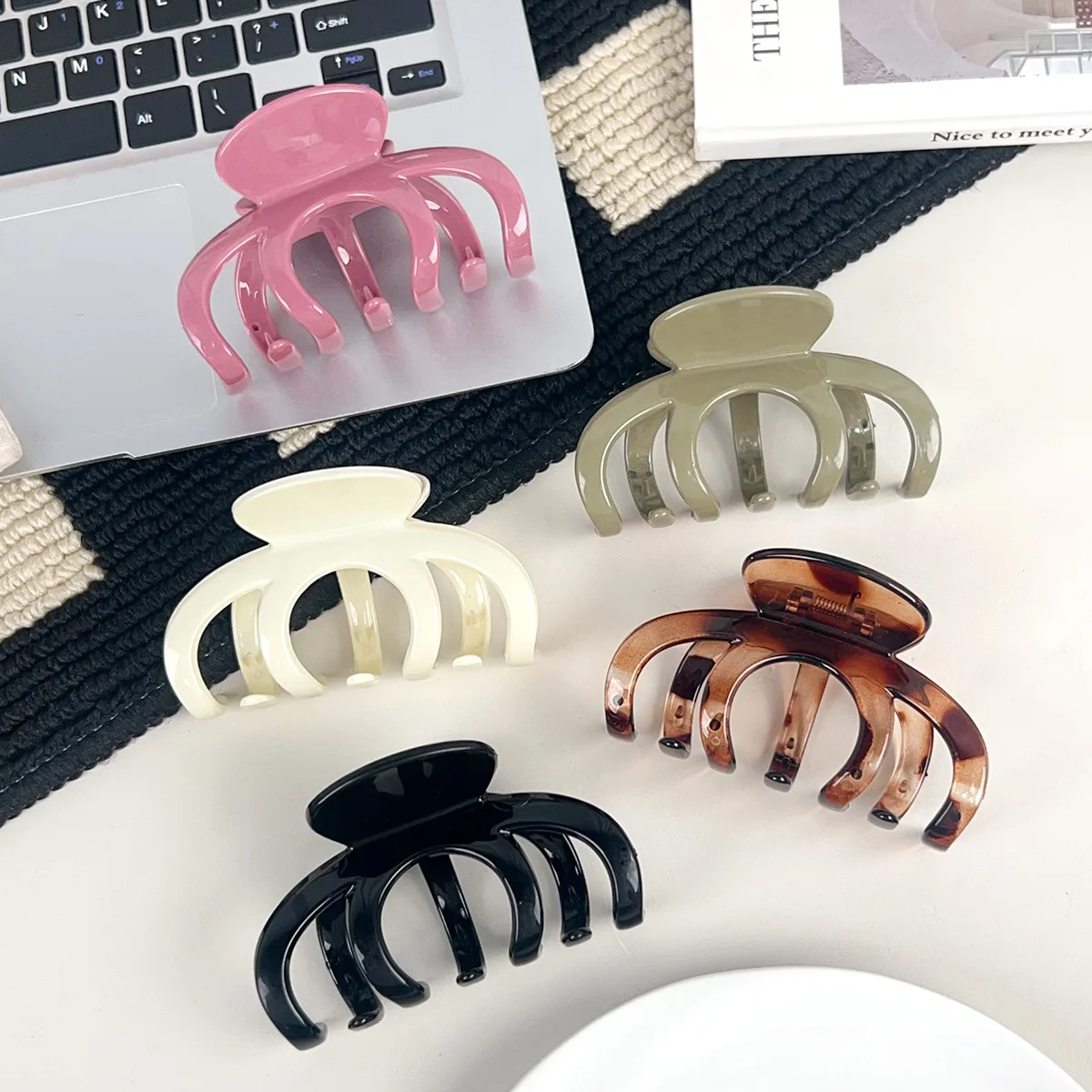 The new Internet celebrity hair grab volume is large, disc hair grab clip is versatile, pumpkin hairpin is advanced, and shark clip on the back of the head