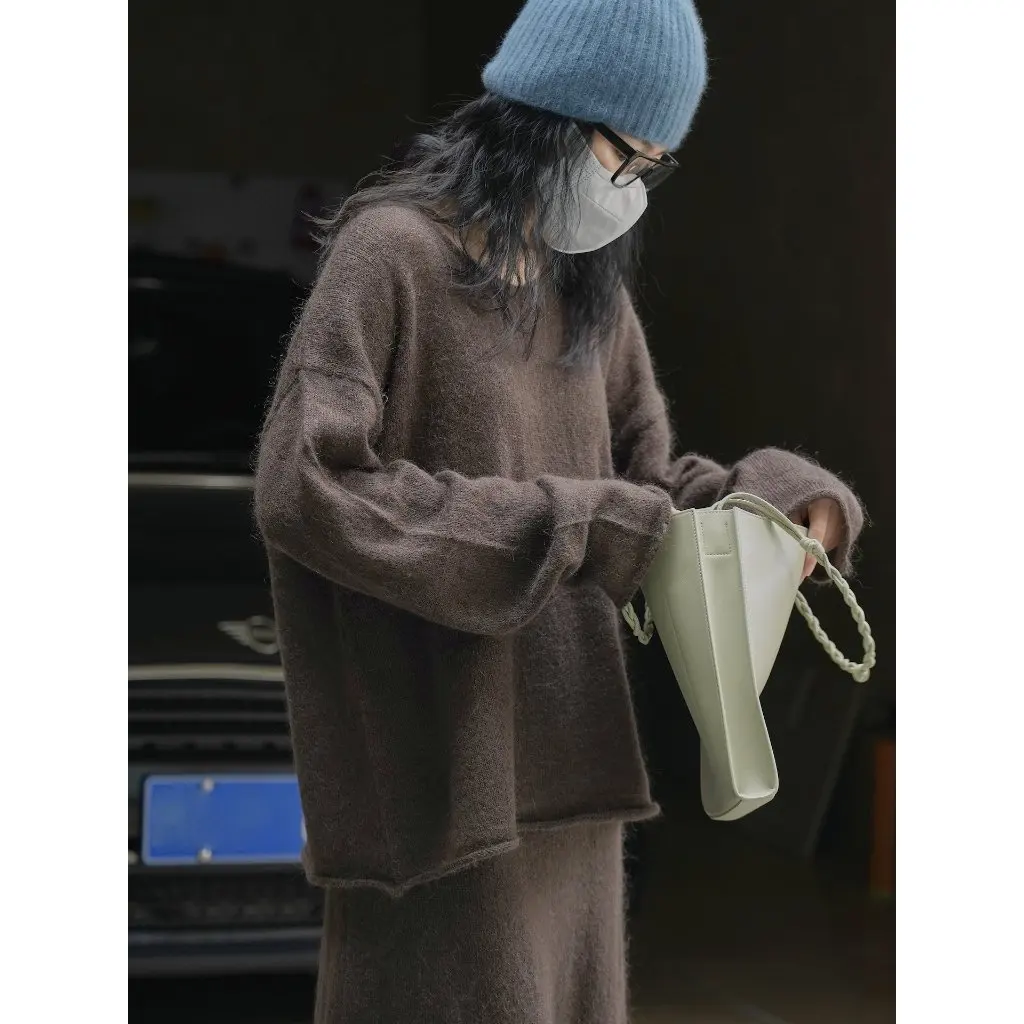 

Women's Korean Style V-neck Mohair Sweater Spring Hollow-Out Knitted Top Loose Comfortable Slimming Design