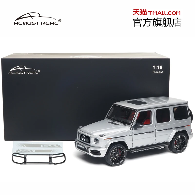 

В наличии: 1/18 AMG G 63 2019, модель литья под давлением, имитация сплава, полнооткрывающаяся автомобильная форма, игрушка для мальчиков, коллекционный предмет для взрослых.