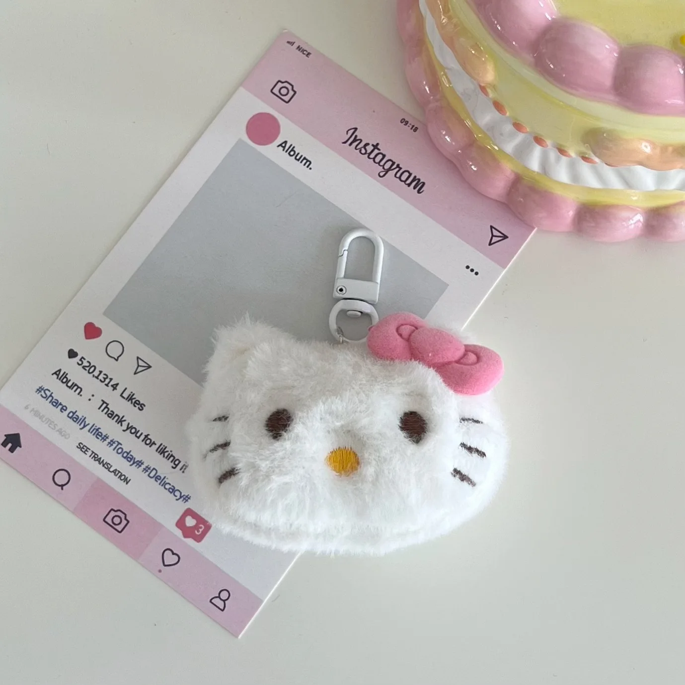 Kawaii kt gato chaveiro de pelúcia branco vermelho dos desenhos animados pingente acessórios macio brinquedo de pelúcia presentes para amigos chaveiros sacos decoração