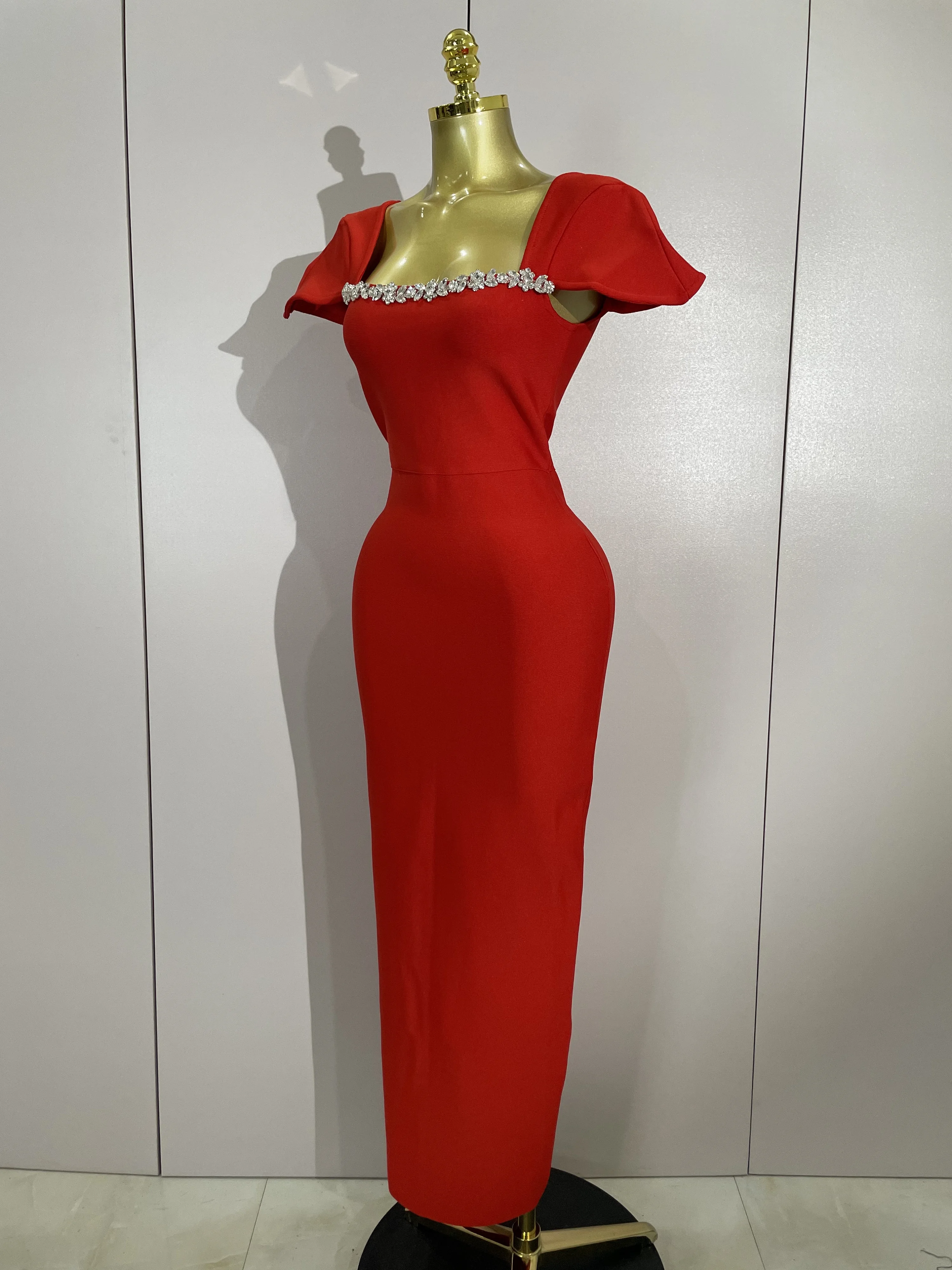 Sukienki damskie na wieczór, studniówkę, do klubu, luksusowe, na urodziny, seksowne, z kwadratowym dekoltem, elastyczne, bandażowe, długie, eleganckie, celebryckie, 2025