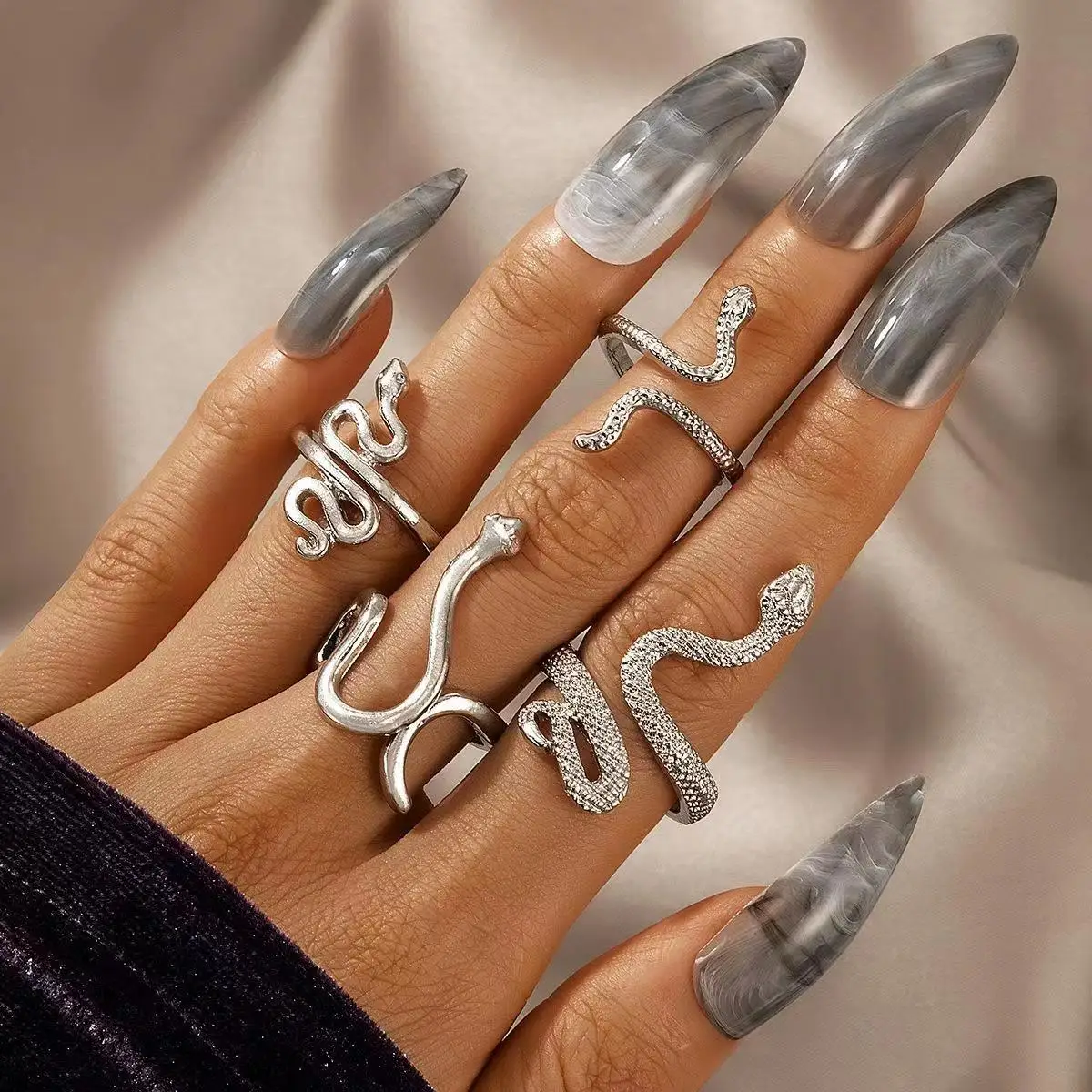 4 Piece Alloy Irregular Snake Shaped Opening Animal Ring Set Fashionable Women's Hip-Hop Combination Ring Set