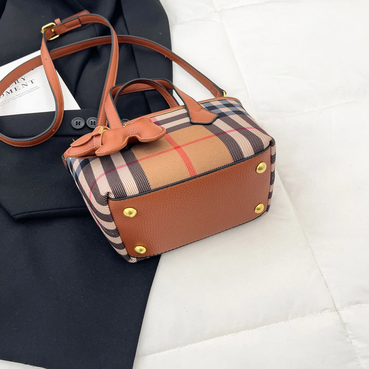 Современно-шикарная новинка 2025 года, женская роскошная брендовая кожаная сумка на плечо, известный дизайнер, повседневная, популярная, простая