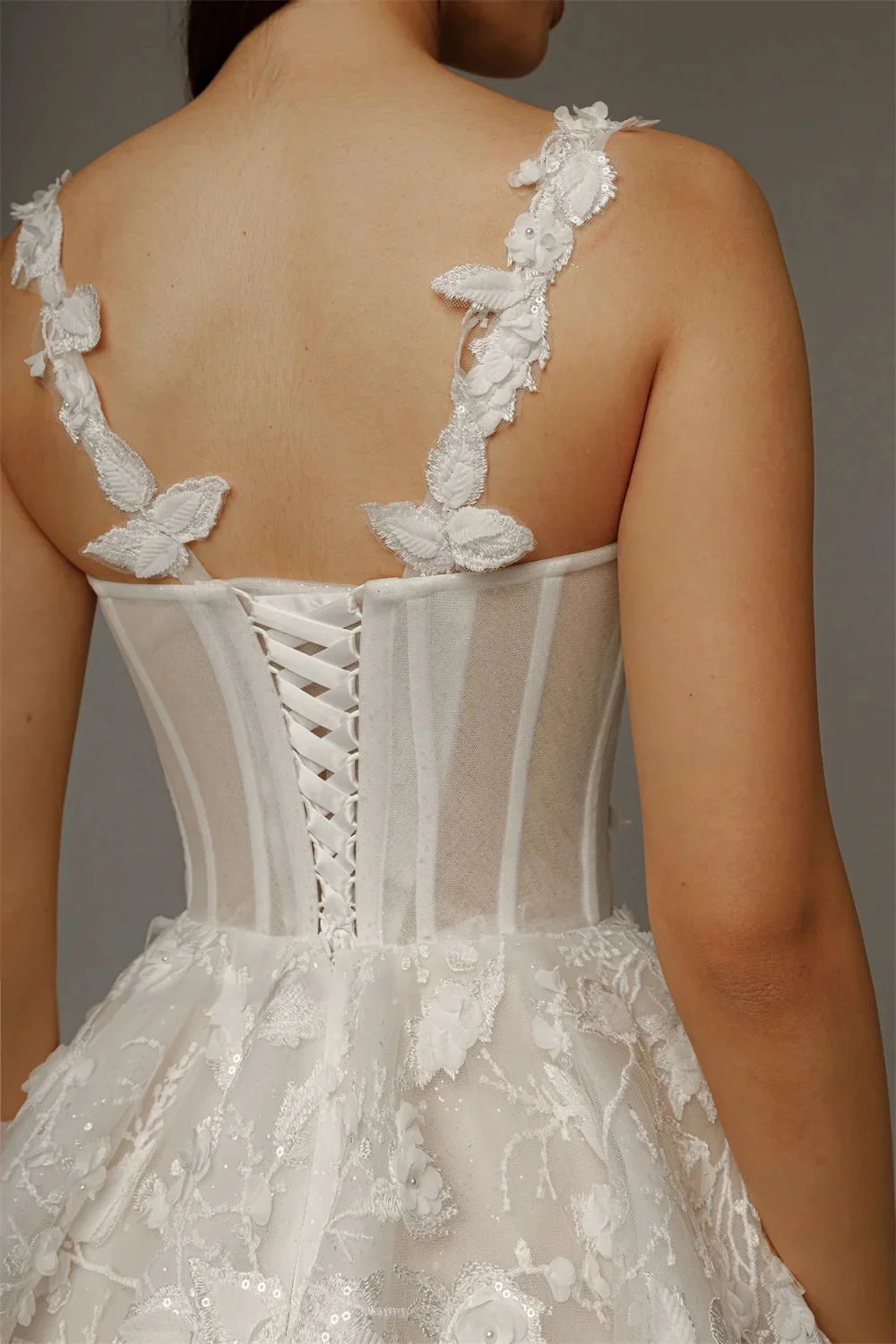 Wunderschönes, herzförmiges, kurzes Brautkleid, schulterfrei, 3D-Blumenspitze, kurz/Mini-Brautkleid in A-Linie, individuelle Gestaltung