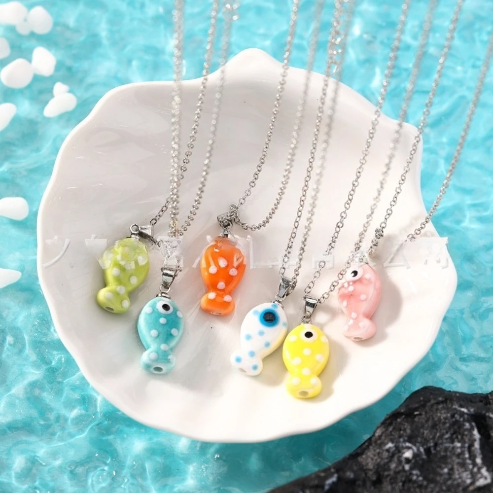 Bonito criatividade estéreo pintado cerâmica oceano peixe tropical pingente colar para mulheres verão engraçado jóias acessórios presentes