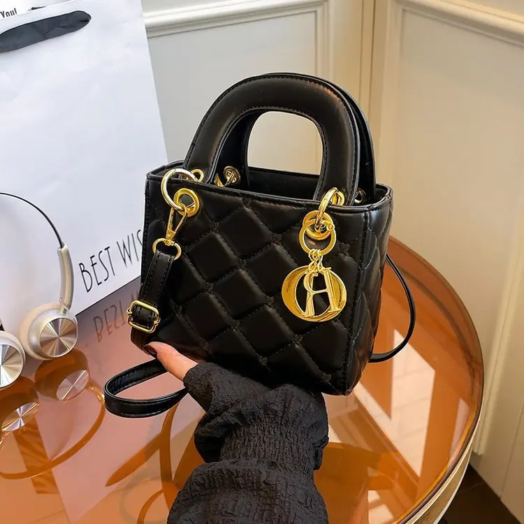 حقيبة كتف بتصميم متخصص لعام 2025، محفظة كروس متعددة الاستخدامات للنساء، حقيبة أنيقة من النهار إلى الليل، حقيبة بمقبض علوي، حقيبة حبال