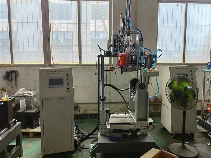 4-axis Ceiling Broom Tufting Machine For V Shape Fan Type Roof Cleaning Broom