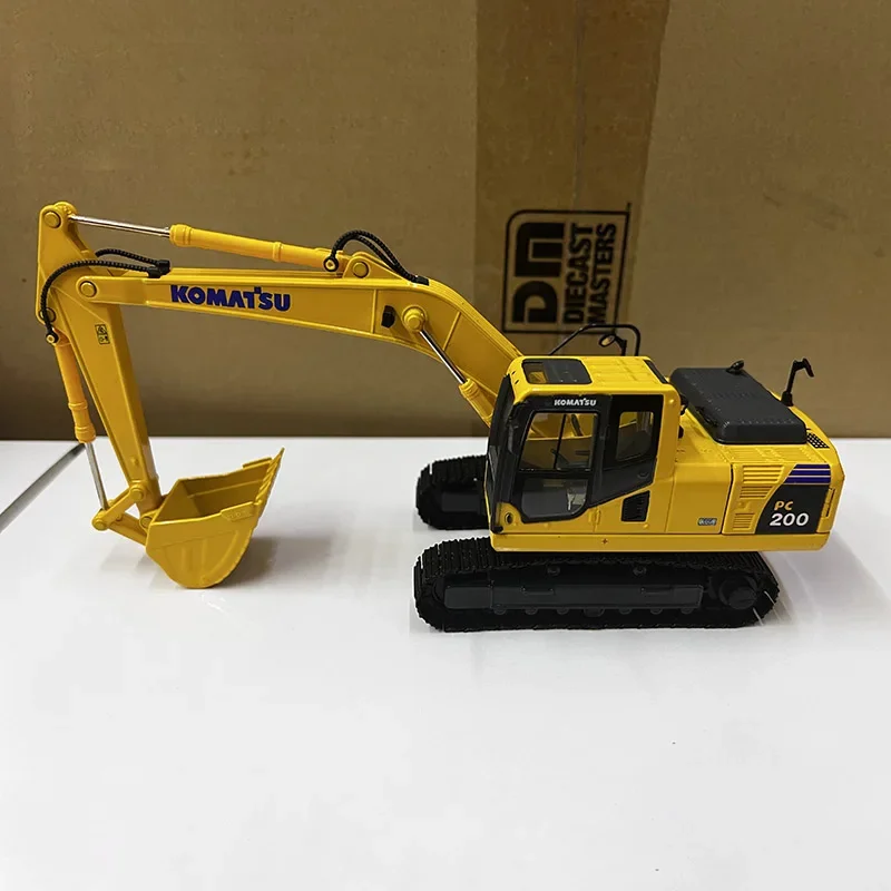 Diecast 1:43 Scale KOMATSU PC200-8M0 Excavator Alloy Engineering Vehicle Model Collection Souvenir Display Ornaments