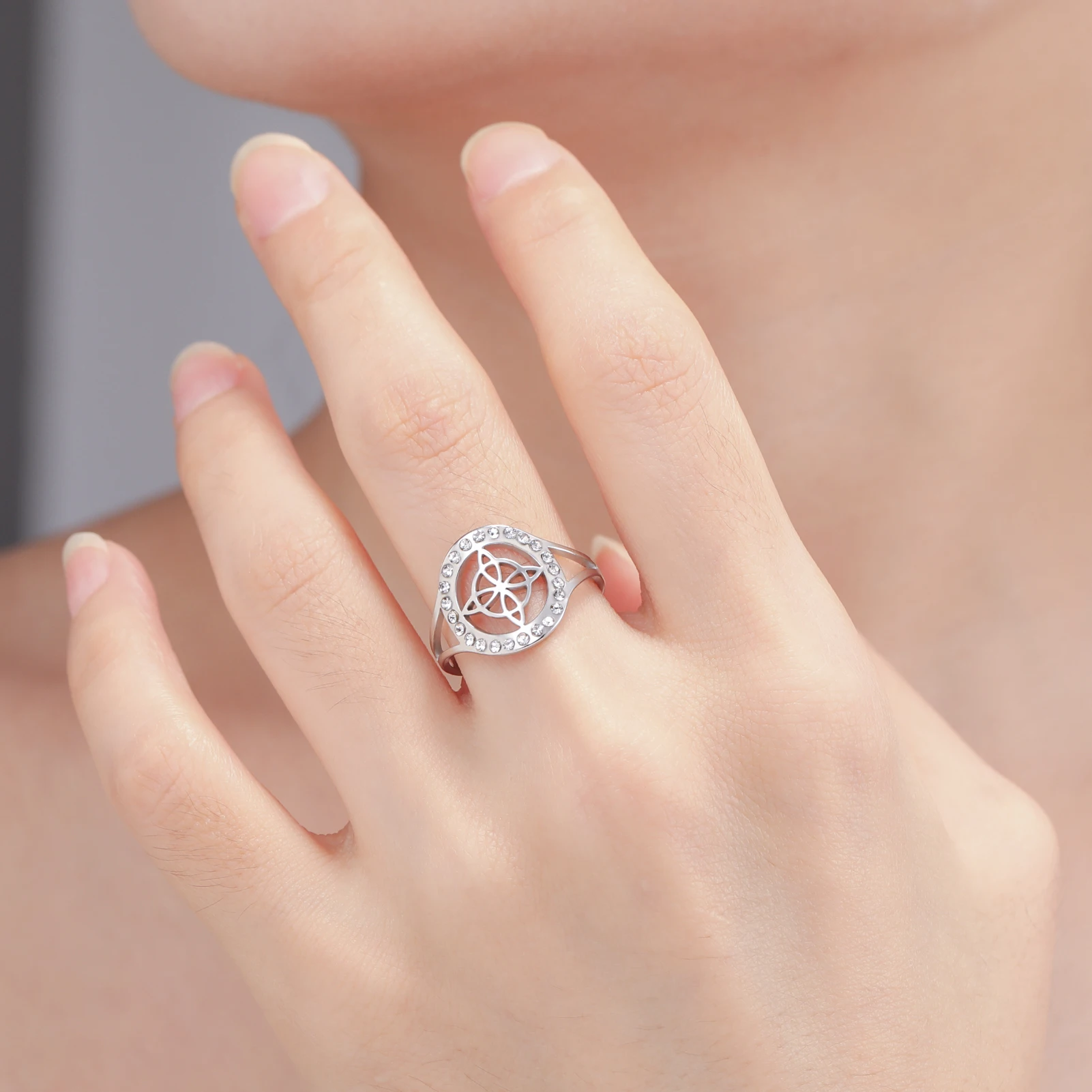 Skyrim Witchcraft Witch Knot Clear Zircon Round Ring Stainless Steel Gold Color Adjustable Finger Rings Vintage Amulet Jewelry