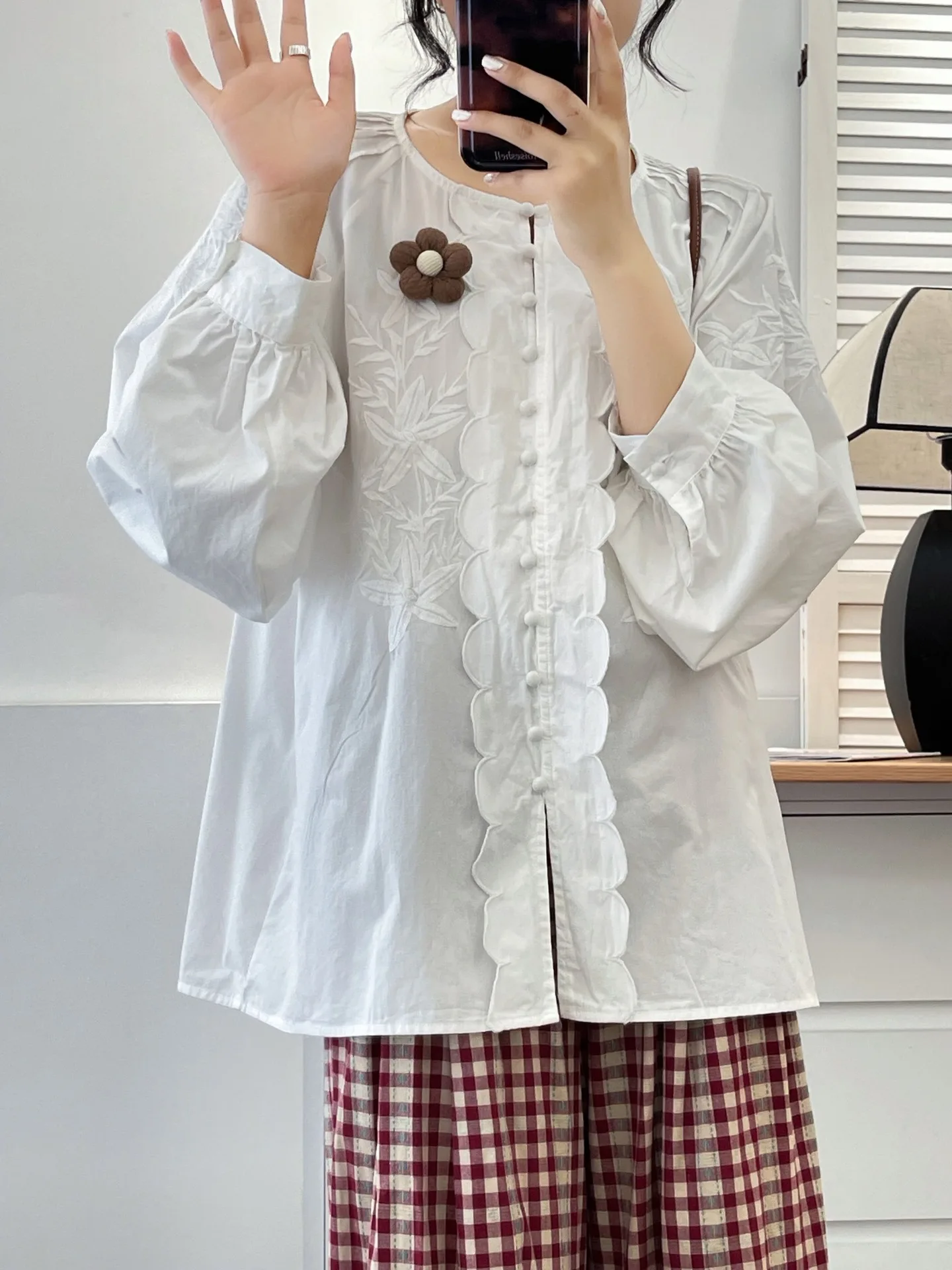 2025年秋新作 コットンランタン袖シャツ レディース Oネック 刺繍フリル 森ガール フレンチOL 通勤 ルーズブラウス T5N255CC