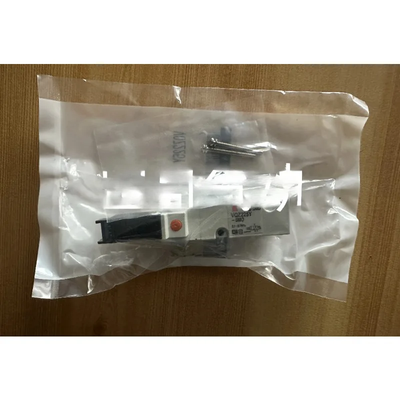 

Solenoid valves VQZ225Y-5MO VQZ215-5M0/5L/5L1/5M1/5MO1 VQZ235-5YZB1