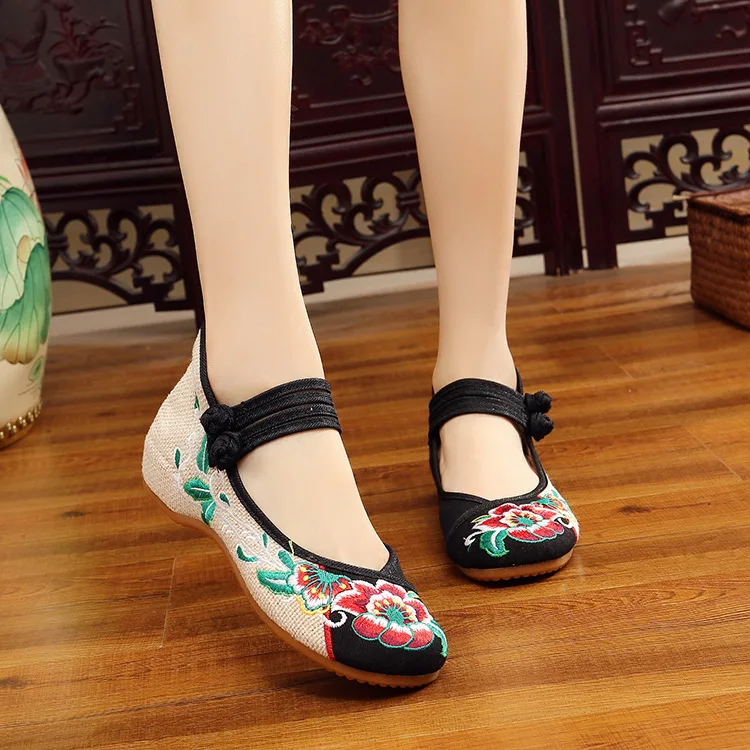 Embroidered cloth shoes non-slip low-heeled women's shoes shallow mouth small slope with skirt shoes summer