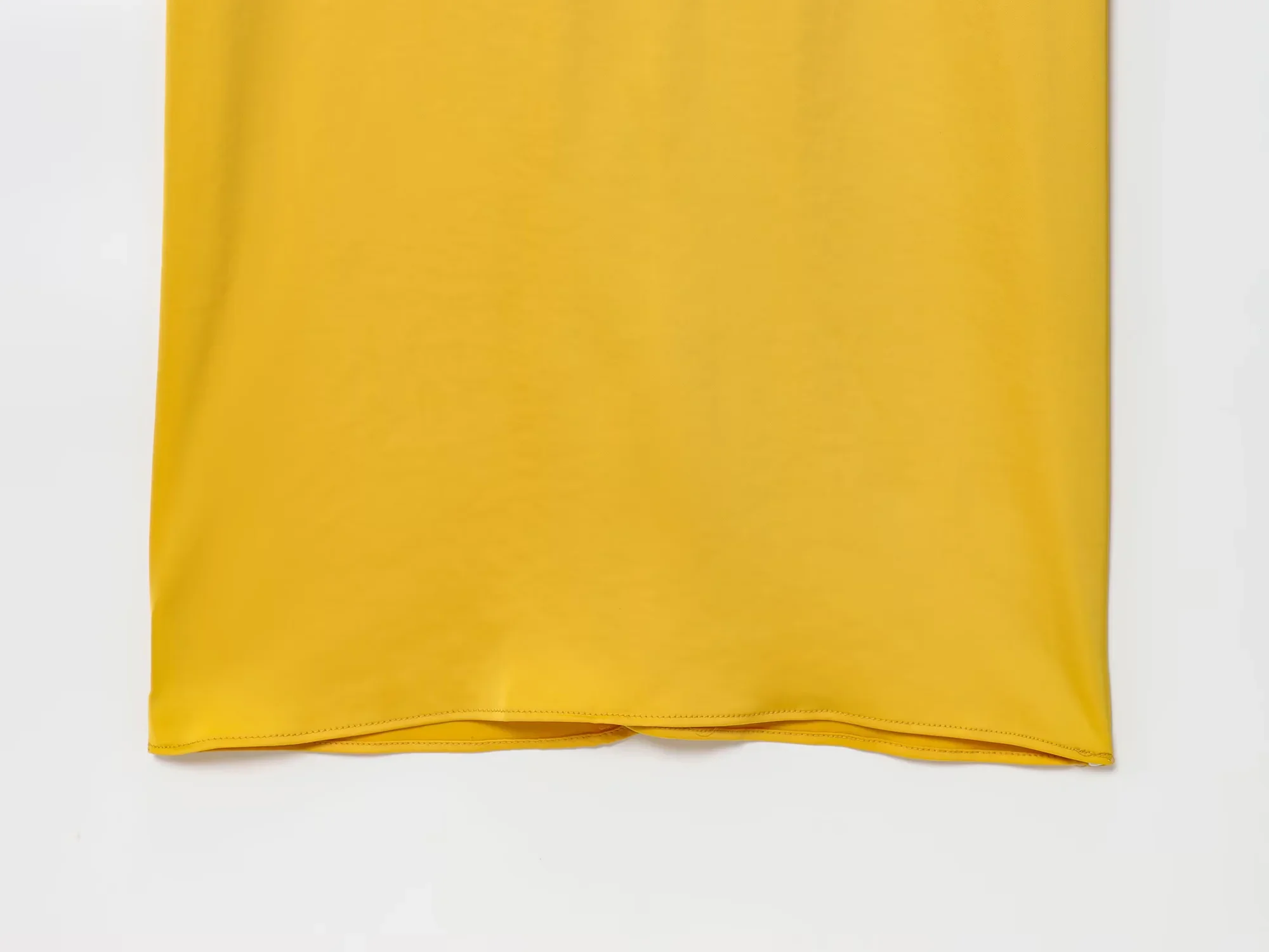 Robe texture satinée mode avec ceinture jupe longue femme jaune robe midi élégante sans manches nouveau style robe de soirée femme