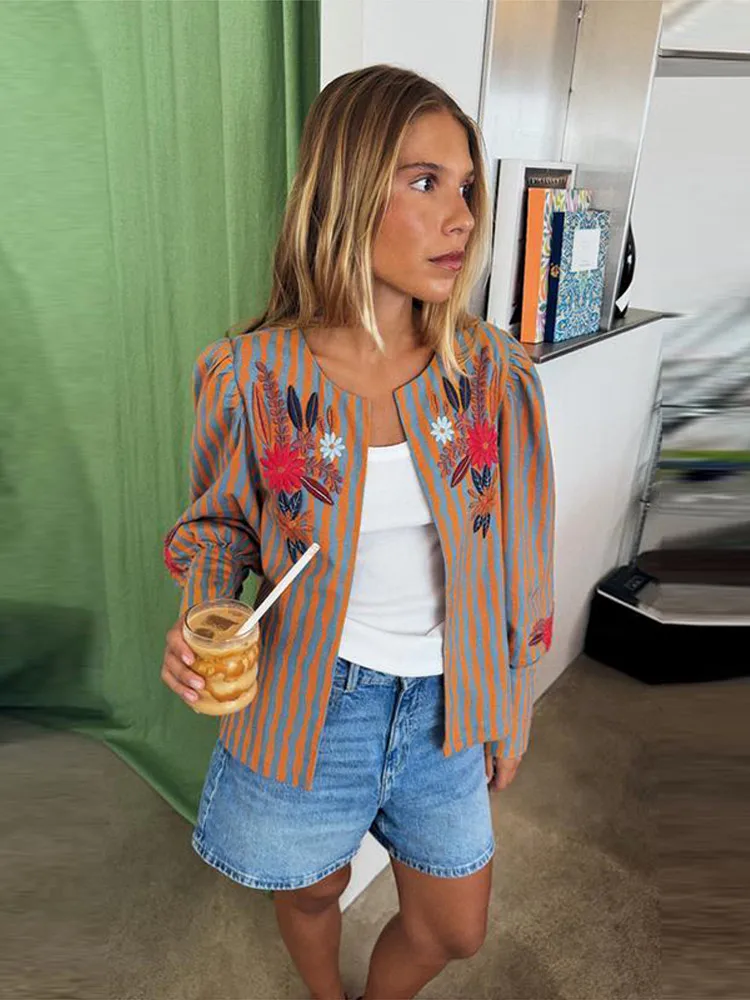 2026 Early Autumn Striped Flower Embroidered Jacket Round Neck Long Sleeve Loose Coat Casual New Daily Ladies Clothing view 3
