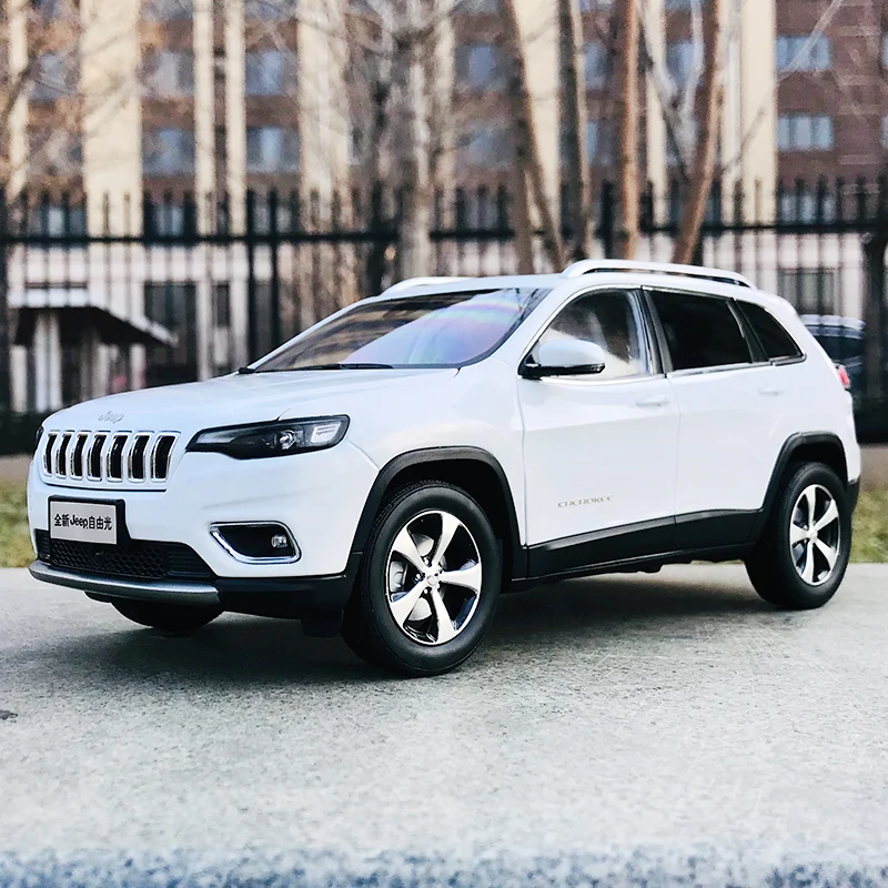 

1:18 Jeeps Cherokee SUV Alloy Car Model Diecasts Metal Off-road Vehicles Car Model High Simulation Collection Childrens Toy Gift