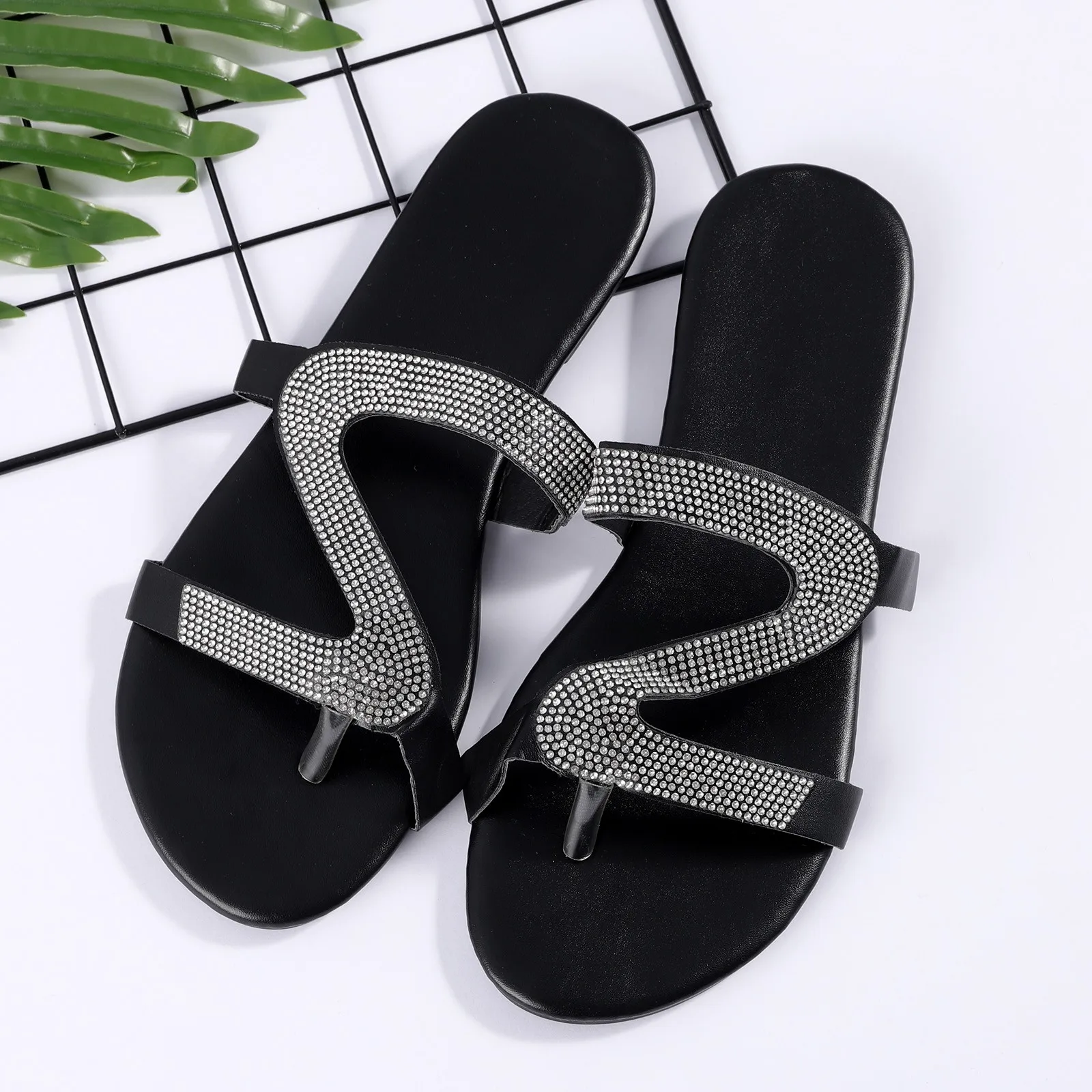 Sexy Women Sandals Summer Beach Shallow Mouth Rhinestones Ladies Fashion Show Comfortable Light Shoes Sandalias Femininas