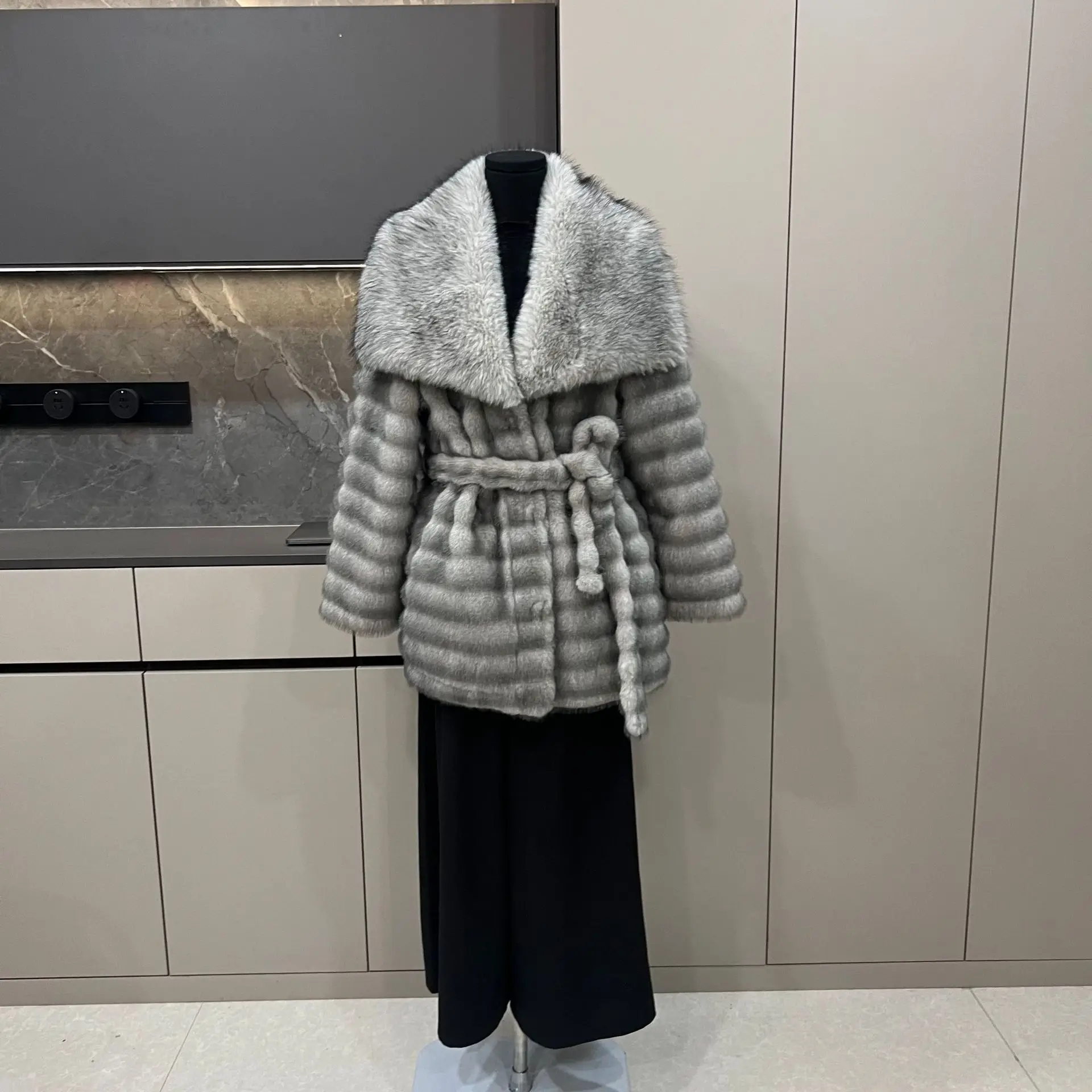 

Luxurious Thickened Mid-Length Faux Fur Coat Women's Fashionable Belted Slimming Outerwear Street Style Pure Color Winter Coat