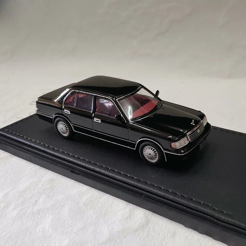 Diecast 1/43 Scale 1993 Toyota Crown Alloy Car Model Toys for Boys Gift Collectible Ornament Souvenir