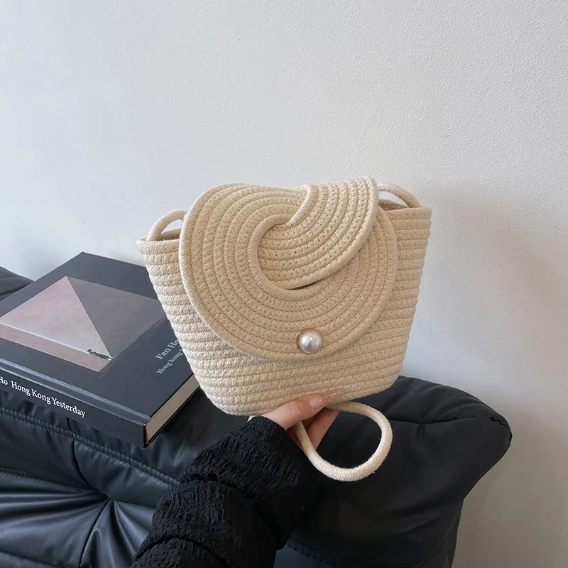 

Stylish Women's Knitting Saddle Bag Unique Hasp Design High-Quality Fresh Crossbody Shoulder Bag Trendy 2025 Accessory