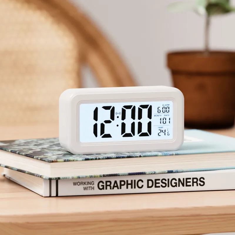 Battery Powered Digital Alarm Clock Temperature Date With Backlight Snooze Table Clock 12/24H Mute Bedside Electronic LCD Clock