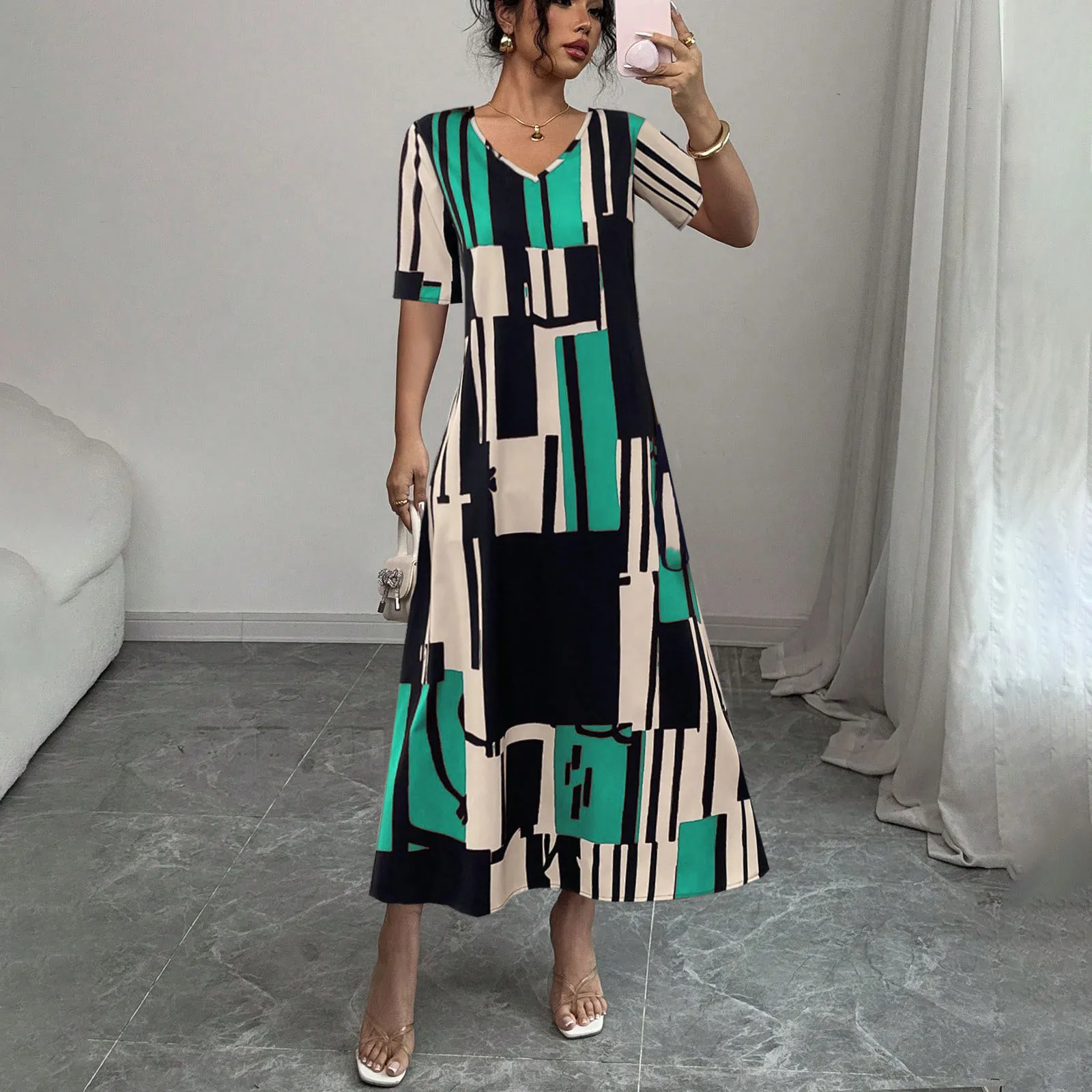 2025 Grensoverschrijdende Amazon zomer T-shirtjurk met geometrisch patroon en V-hals Cw15385