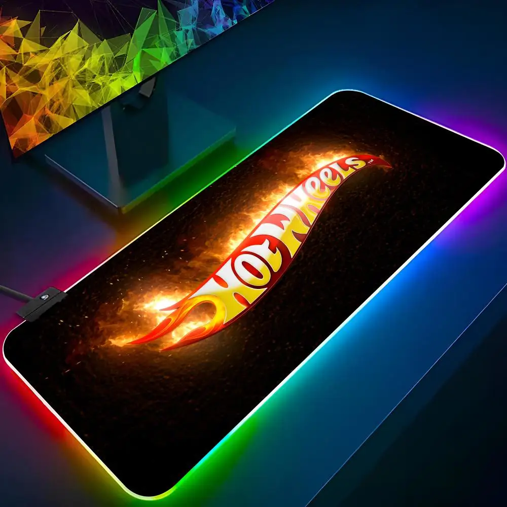 Imagem -04 - Hot Wheels-rgb Car Mouse Pad Esteira do Portátil Teclado Retroiluminado Gamer Girl Table Música Deskpad Xxl