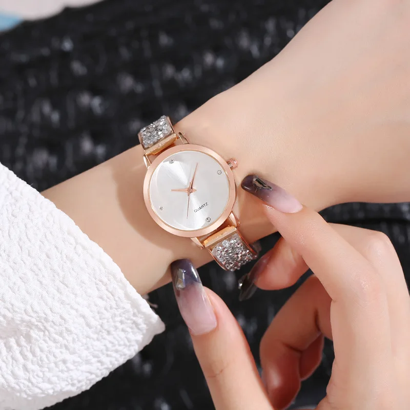 Hot Sale Women Quartz Wristwatches Sparkling Bracelet Strap Watches Fashion and Temperament Starry Sky Dial Wristwatch Wholesale