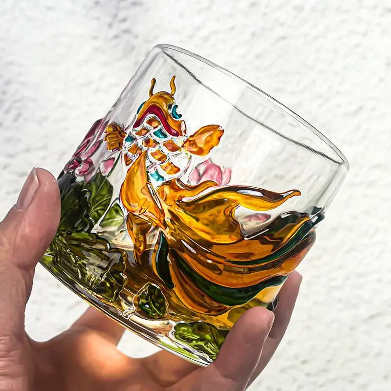 Taza giratoria reductora de presión para bebidas en relieve, vaso de whisky con Base, vaso de cerveza, cristalería, pez Koi, loto, copa de cóctel para el hogar